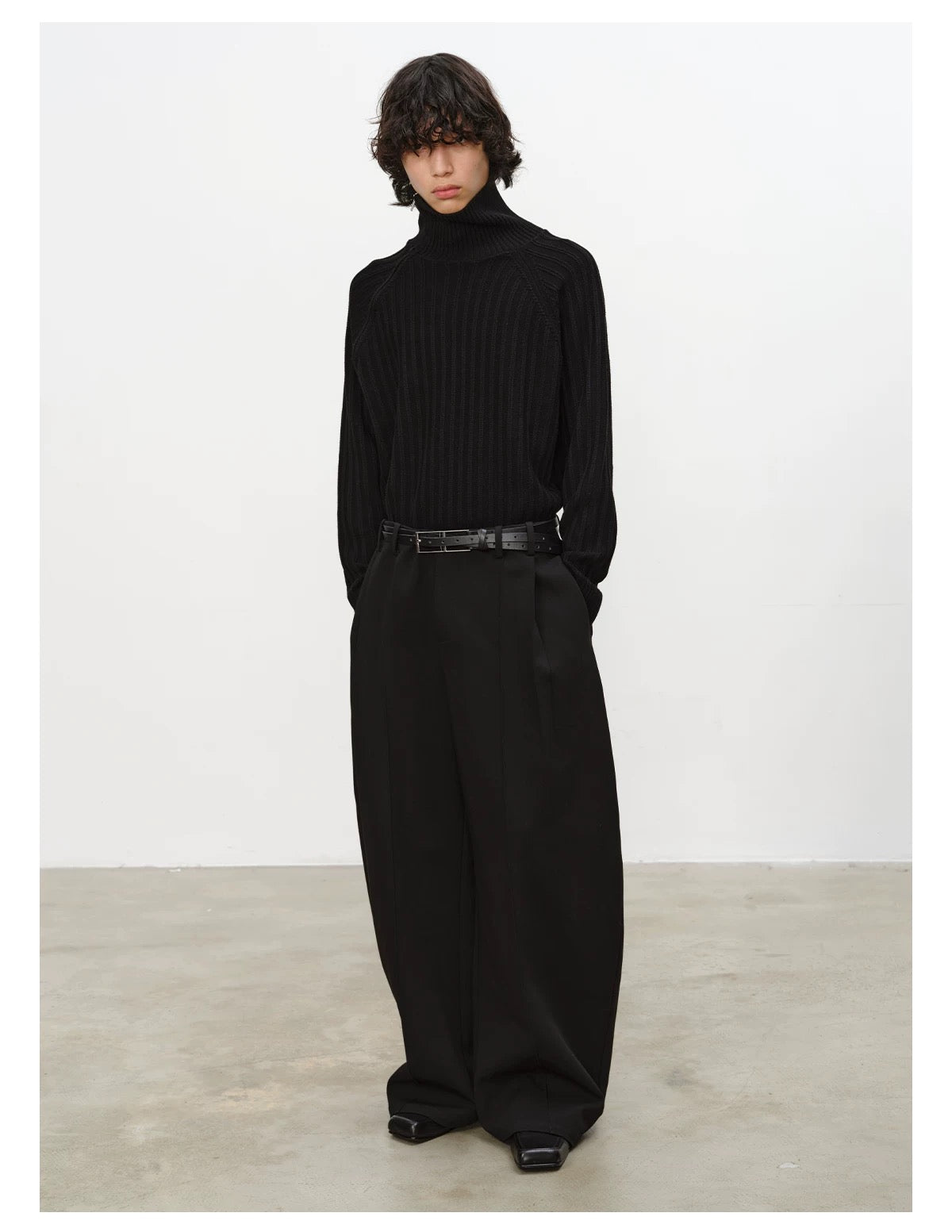 ASYMMETRY SWEATER