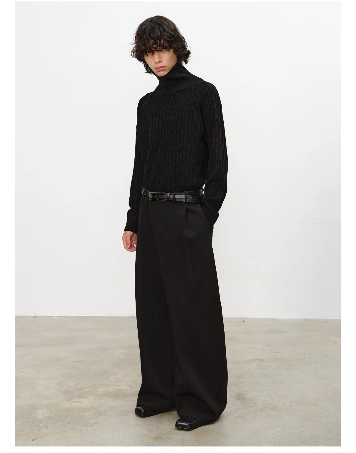 ASYMMETRY SWEATER