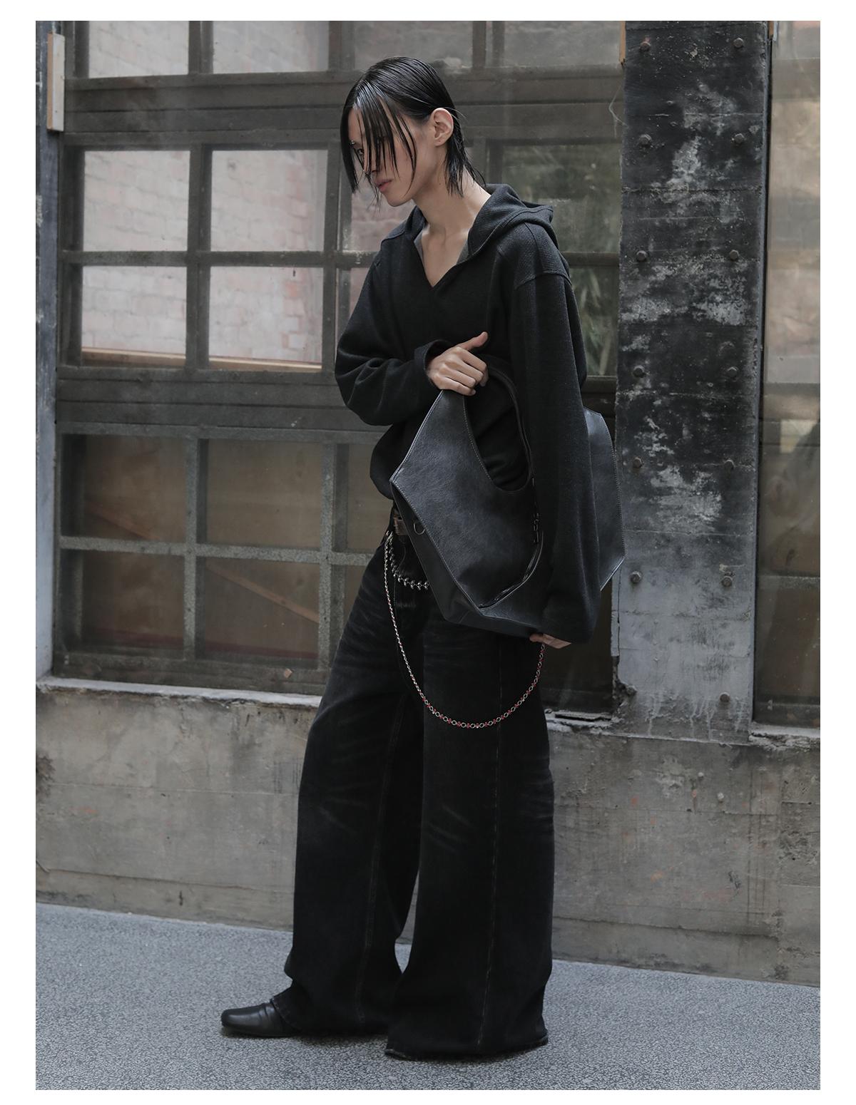 SHIELD BAG