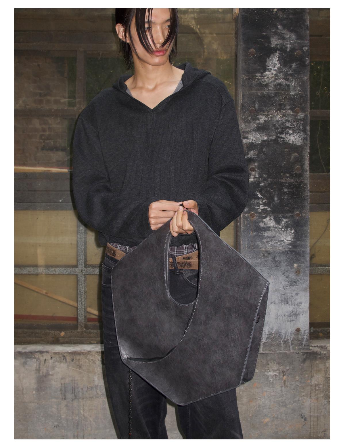 SHIELD BAG