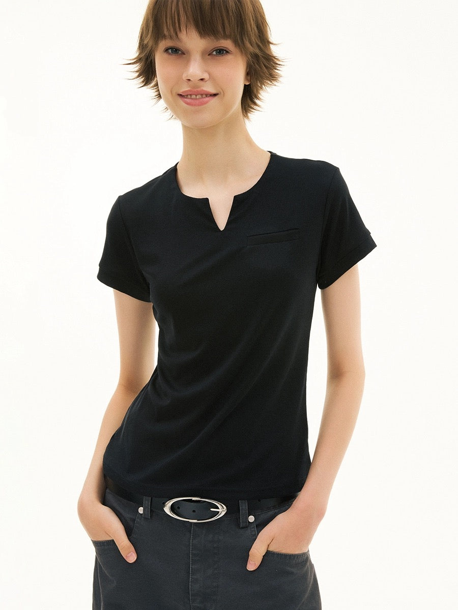 BASIC V-NECK TEE