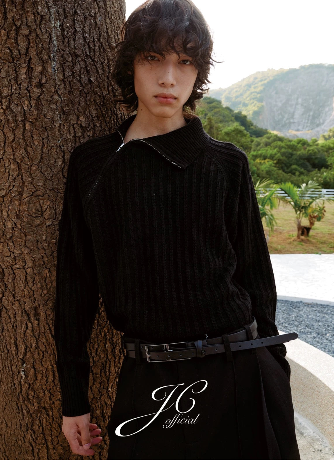 ASYMMETRY SWEATER