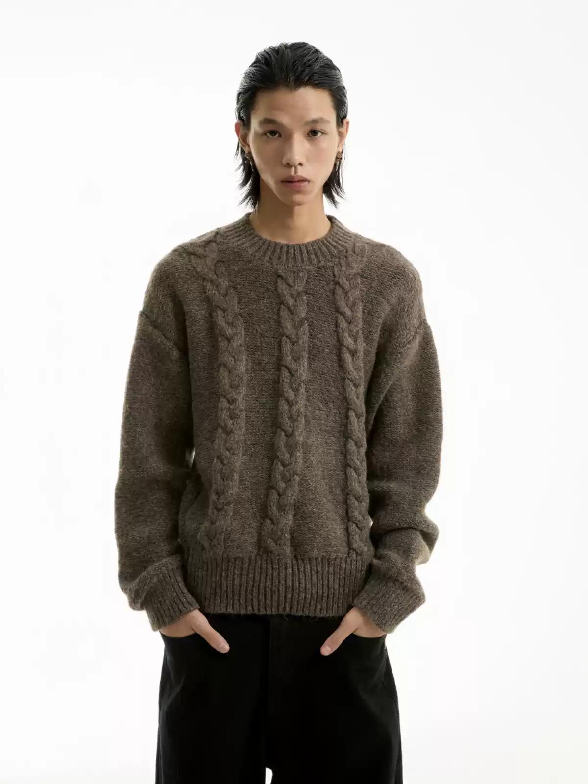 KNIT SWEATER