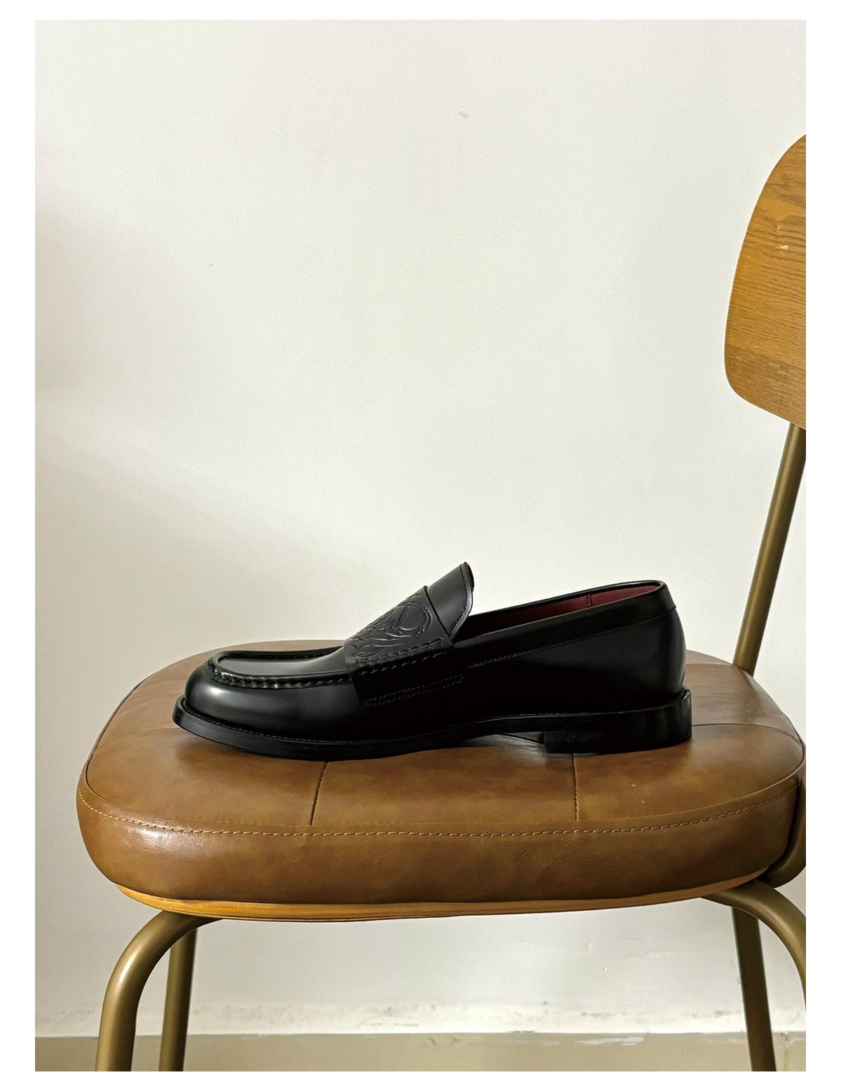 VAMPIRE LOAFER