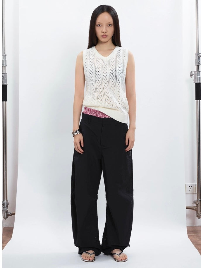 KNIT V-NECK VEST