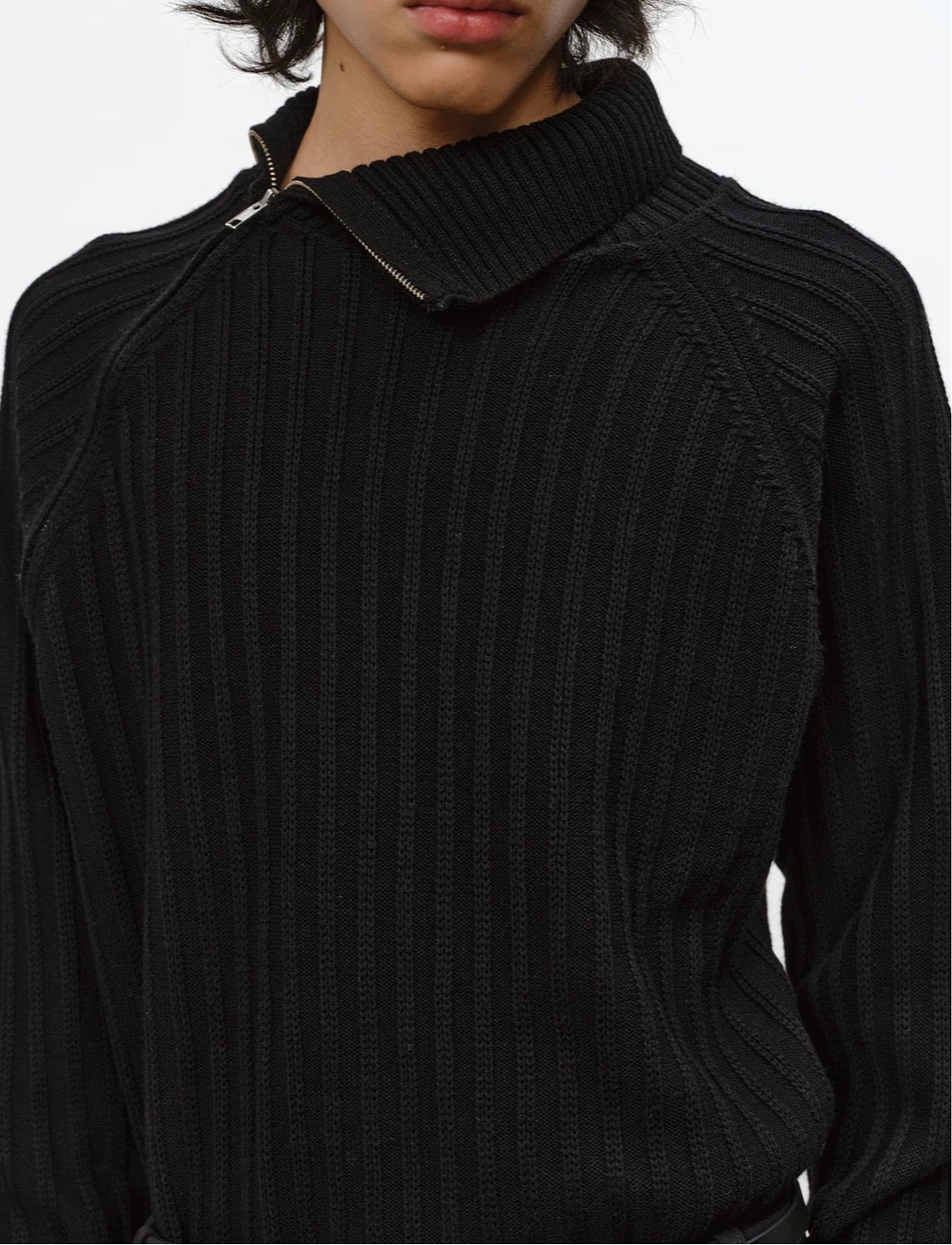 ASYMMETRY SWEATER