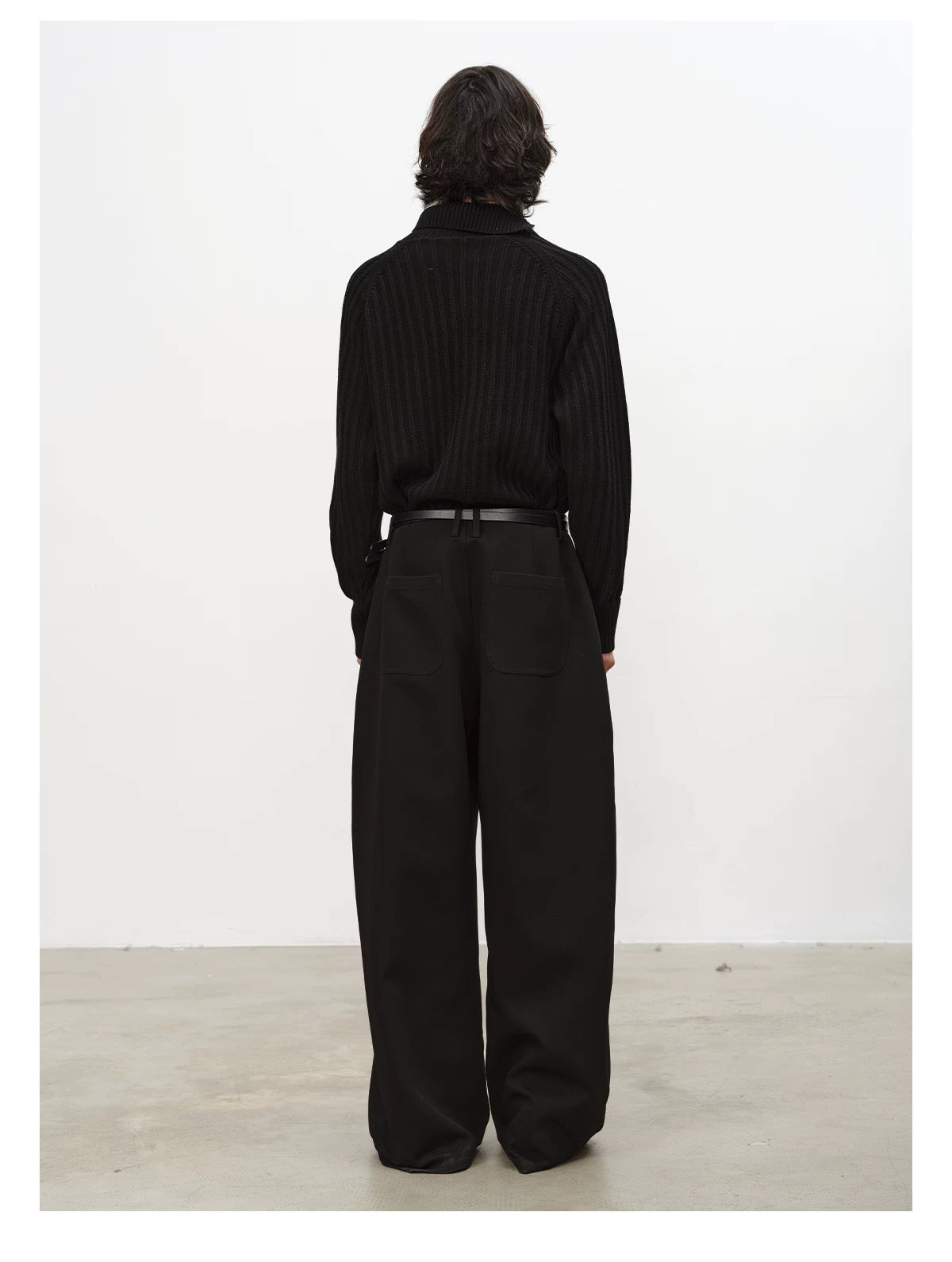 ASYMMETRY SWEATER