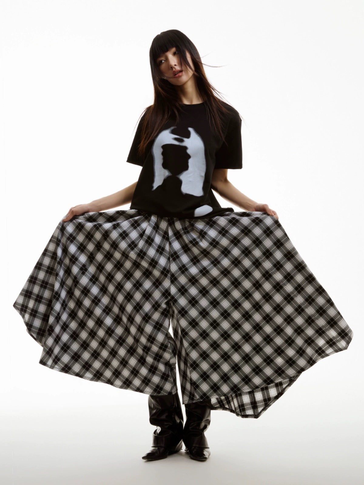 BLURRED PORTRAIT TEE