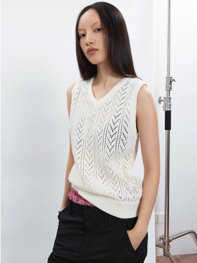KNIT V-NECK VEST