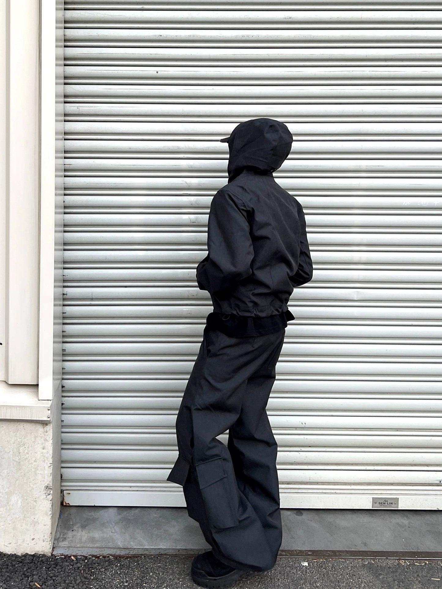 CURVED ZIPPER WATERPROOF JACKET