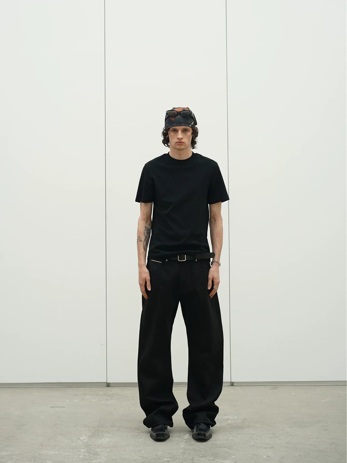 UNSTRIPPED BLACK STRAIGHT JEANS