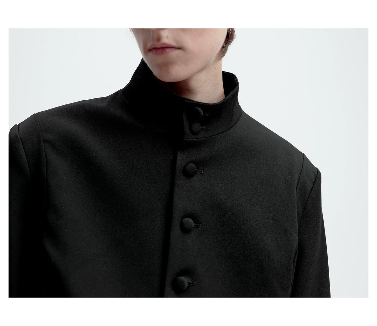 SLIM-FIT DETACHABLE SUIT JACKET