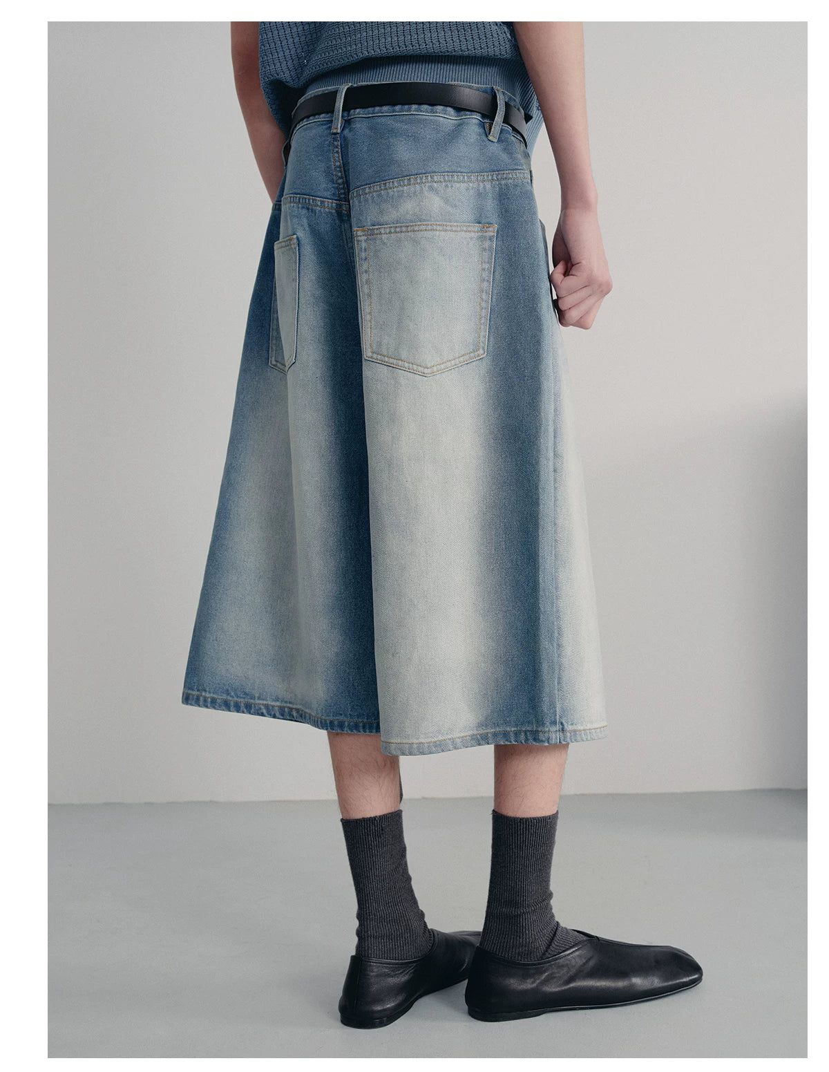 ICE BLUE PLEATED SHORTS