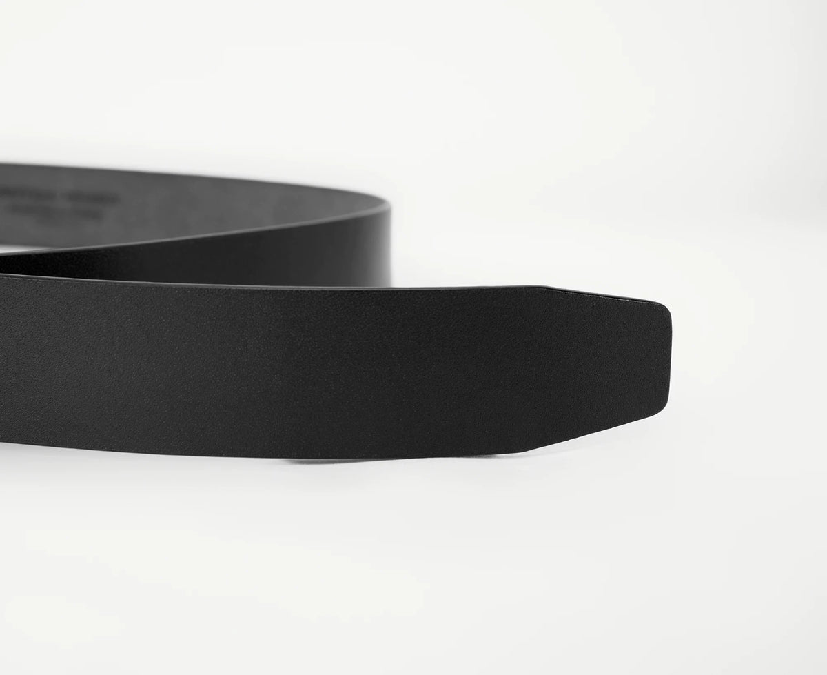 EMIL BELT ベルト先端のディテール