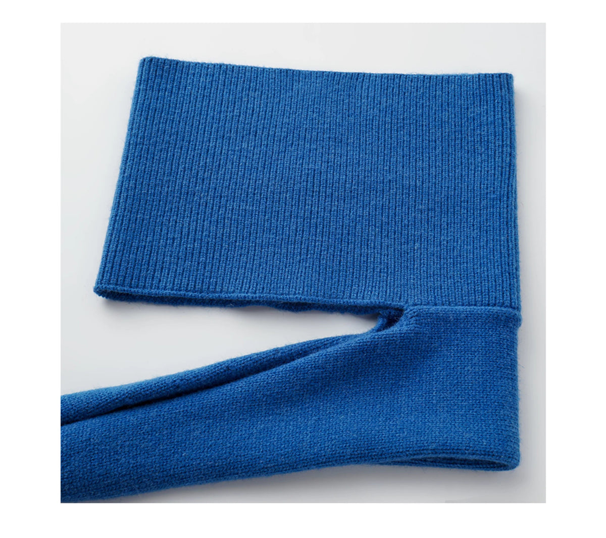 BLUE KNIT NECK WARMER