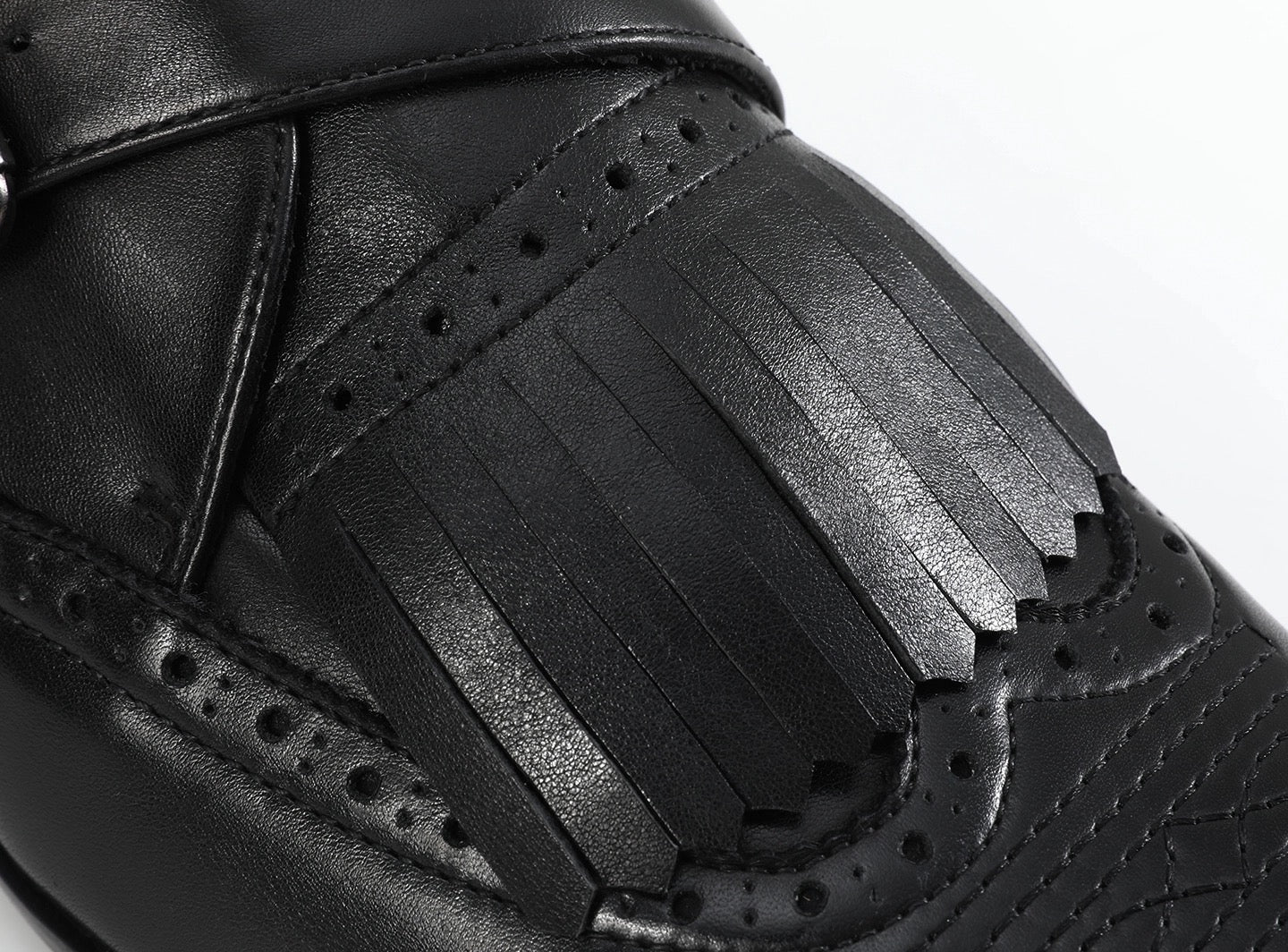 EMBROIDERED BROGUE LEATHER SHOES