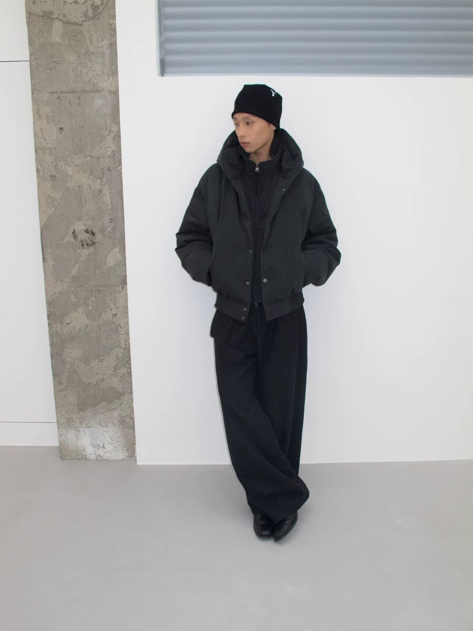 CUT-OUT CUFF DOWN JACKET