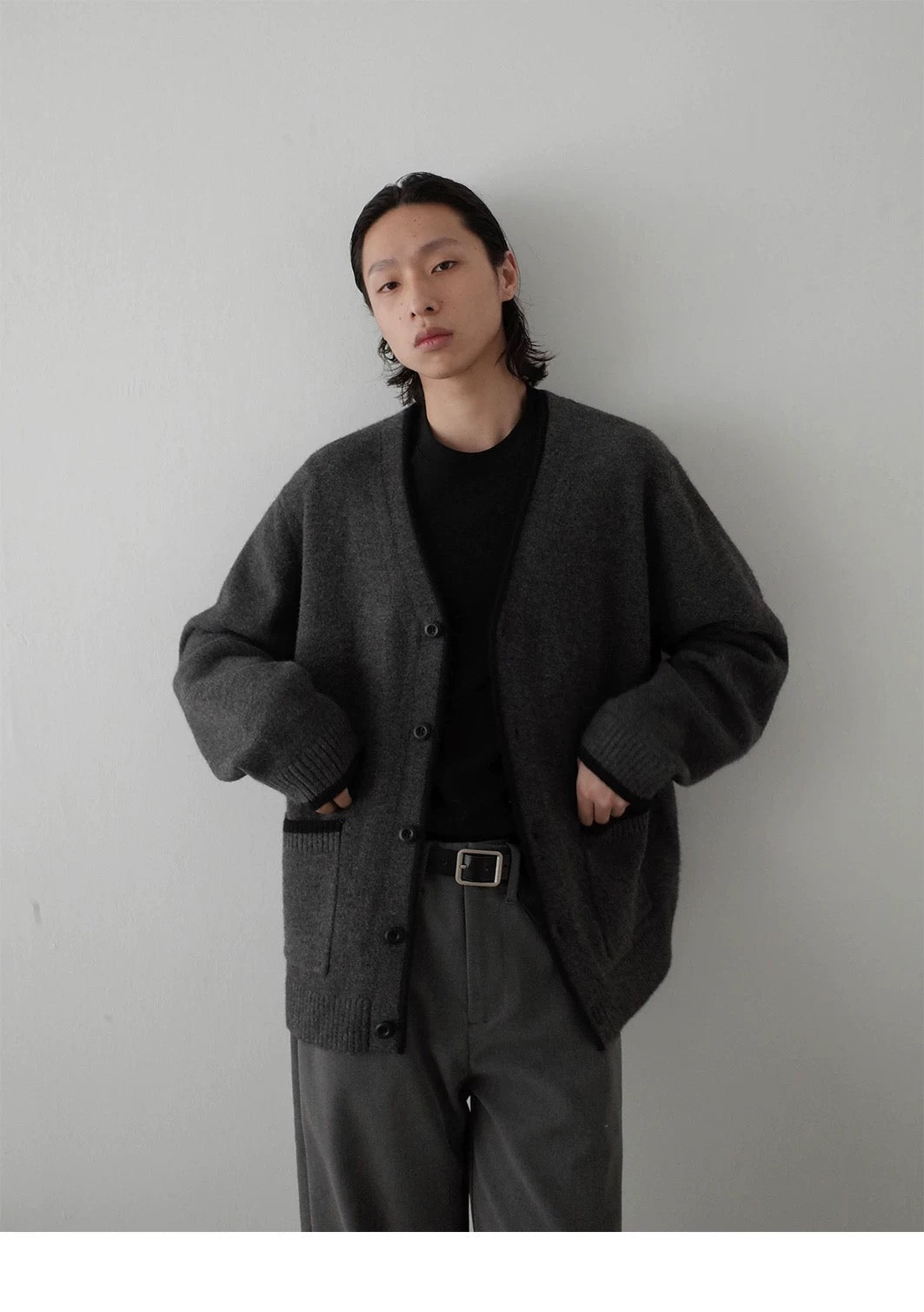 V-NECK KNITTED CARDIGAN
