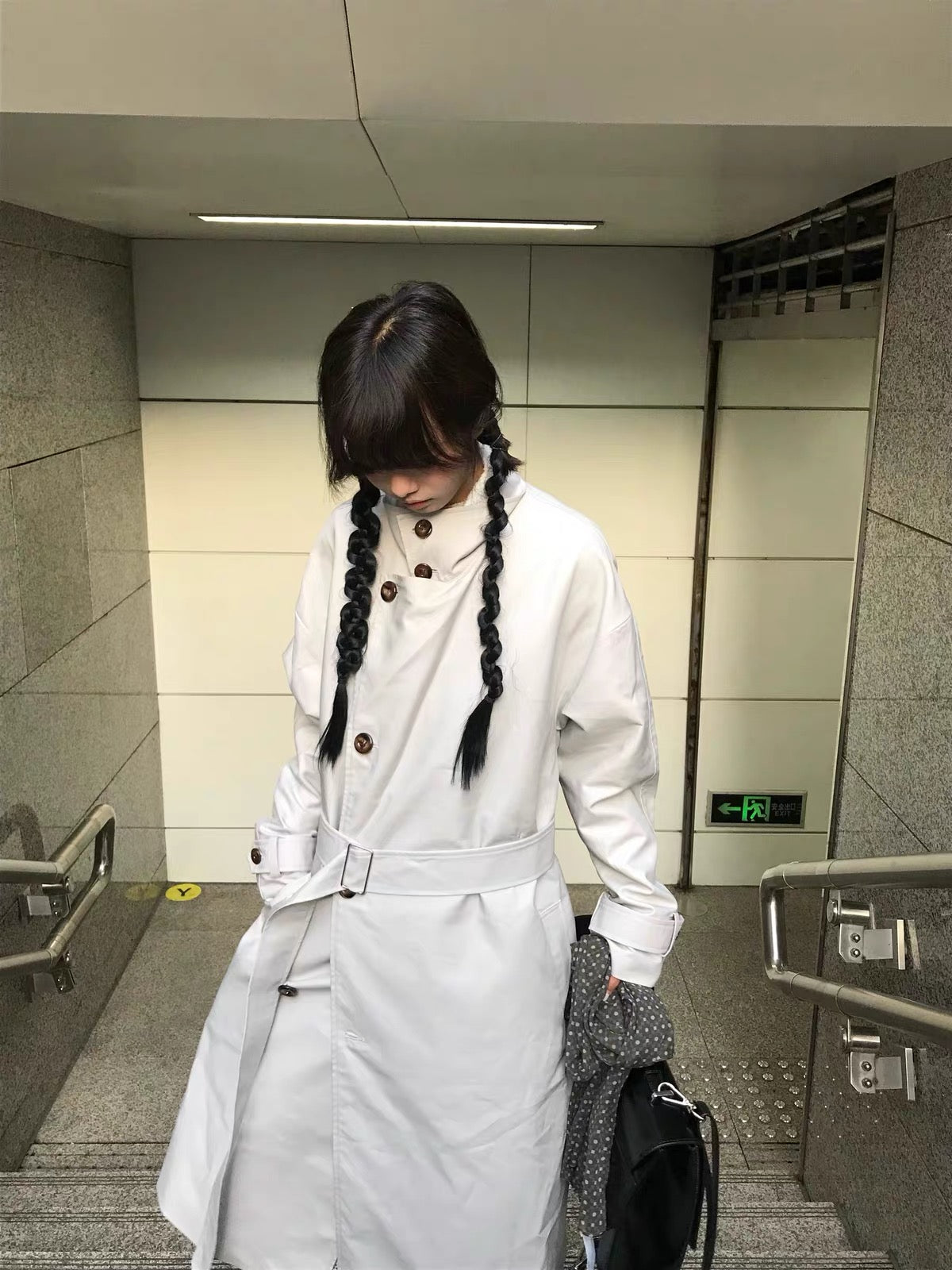 ADJUSTABLE BELT TRENCH COAT