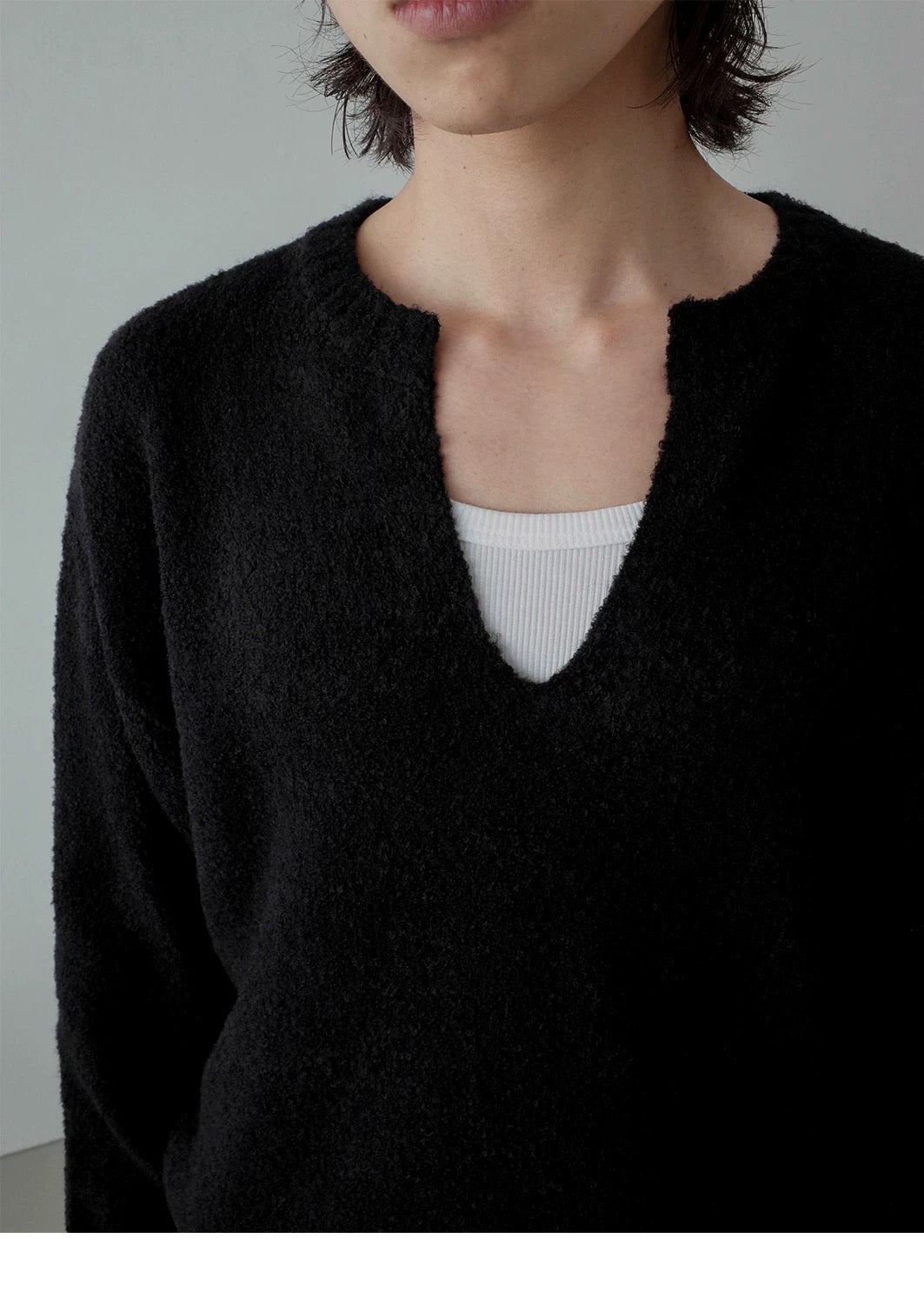 RETRO V-NECK KNIT SWEATER