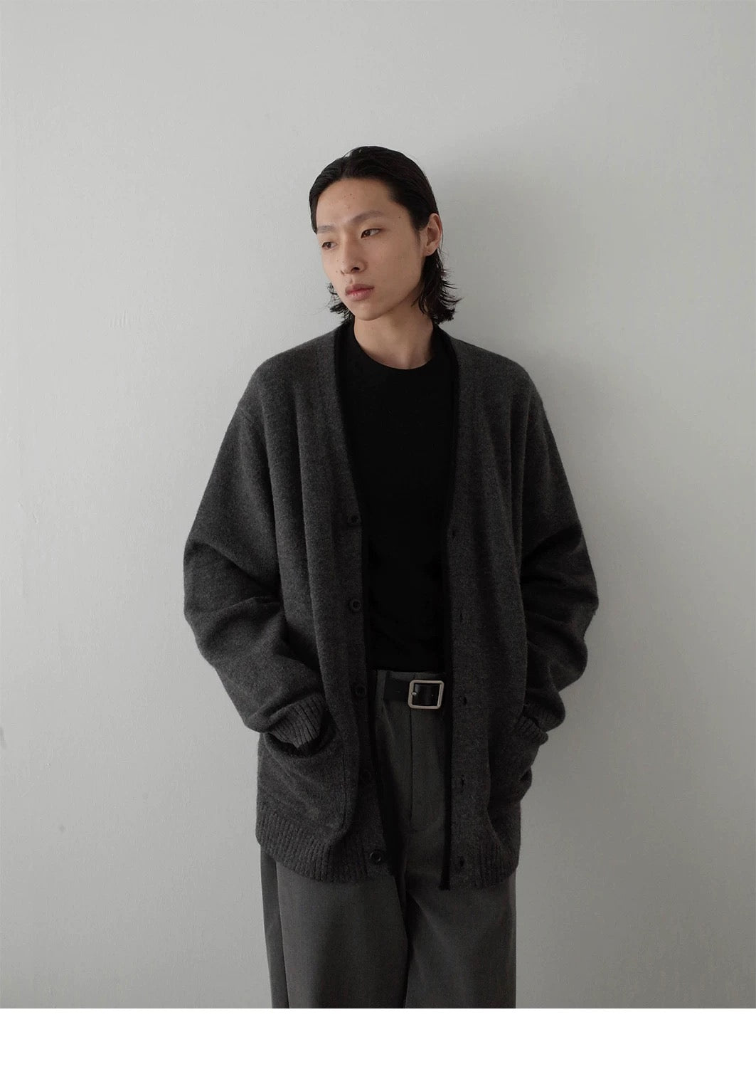 V-NECK KNITTED CARDIGAN