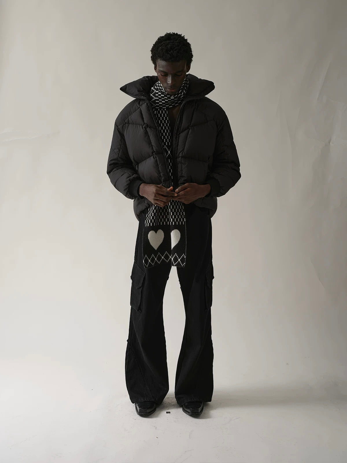 TEXTURED KNIT NECK SCARF