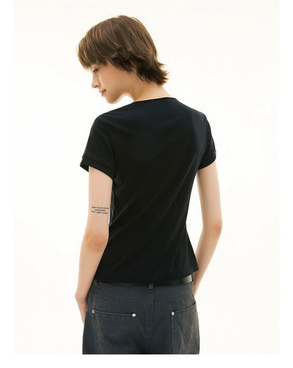 BASIC V-NECK TEE