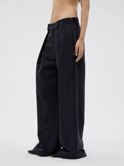BLACK PLEATED SLACKS