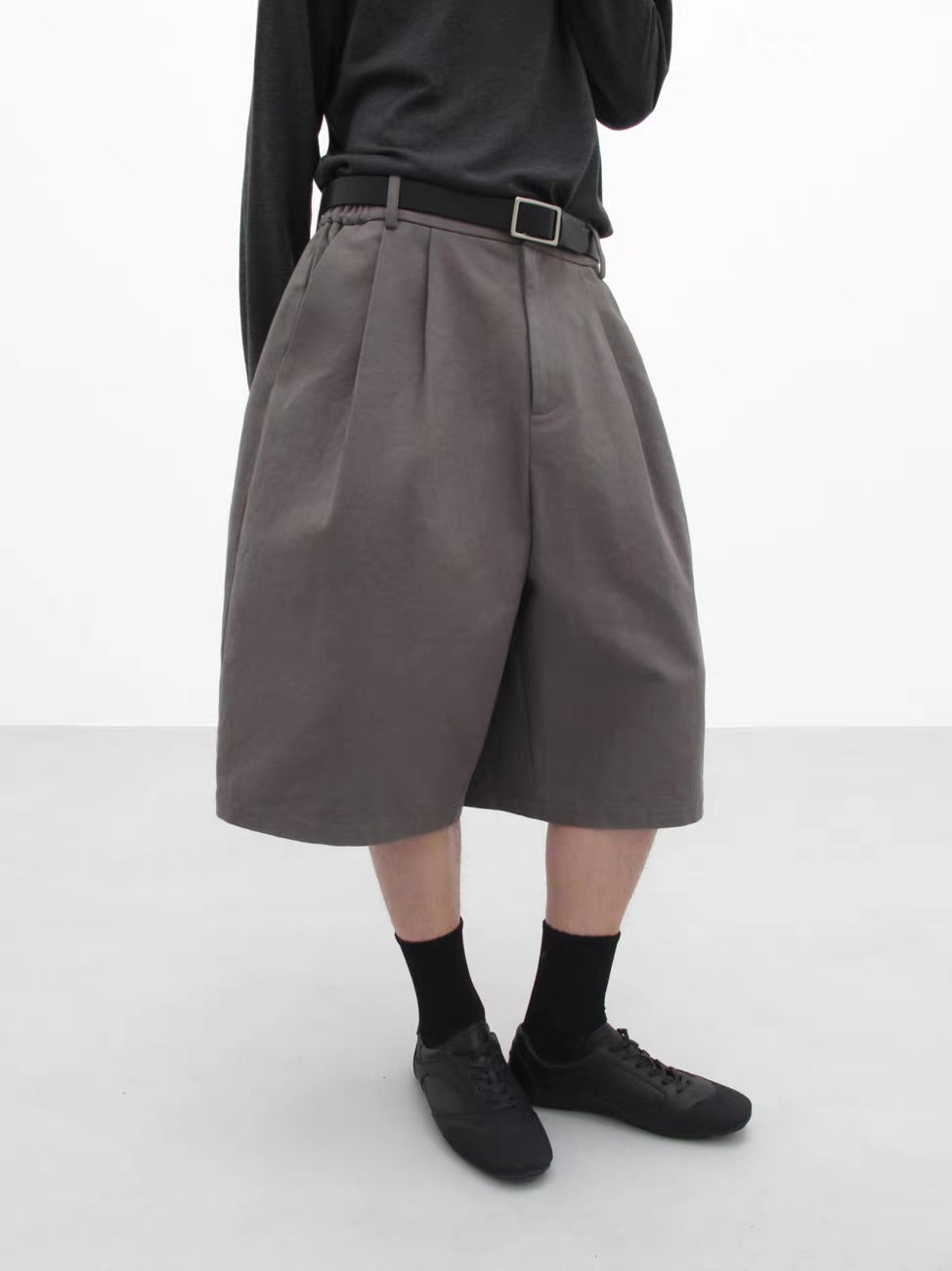 TEXTURED CROPPED SHORTS
