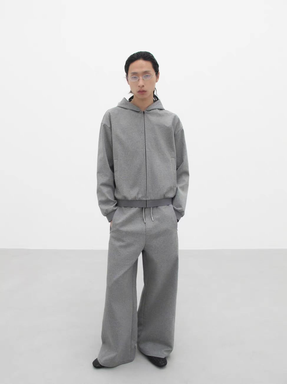 SHORT FIT HOODIE