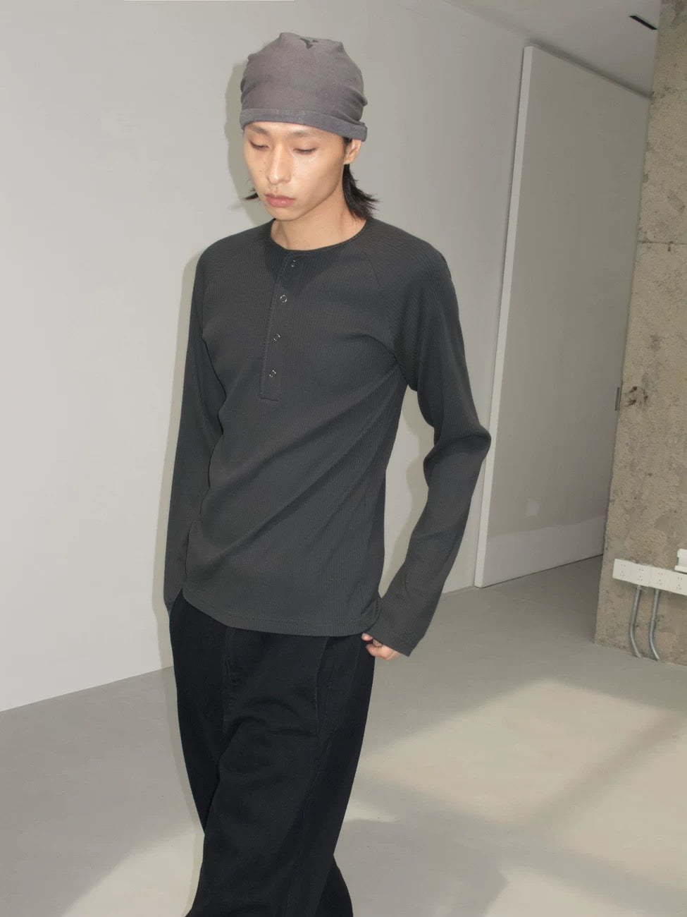 SLIM FIT HENLEY SLEEVE