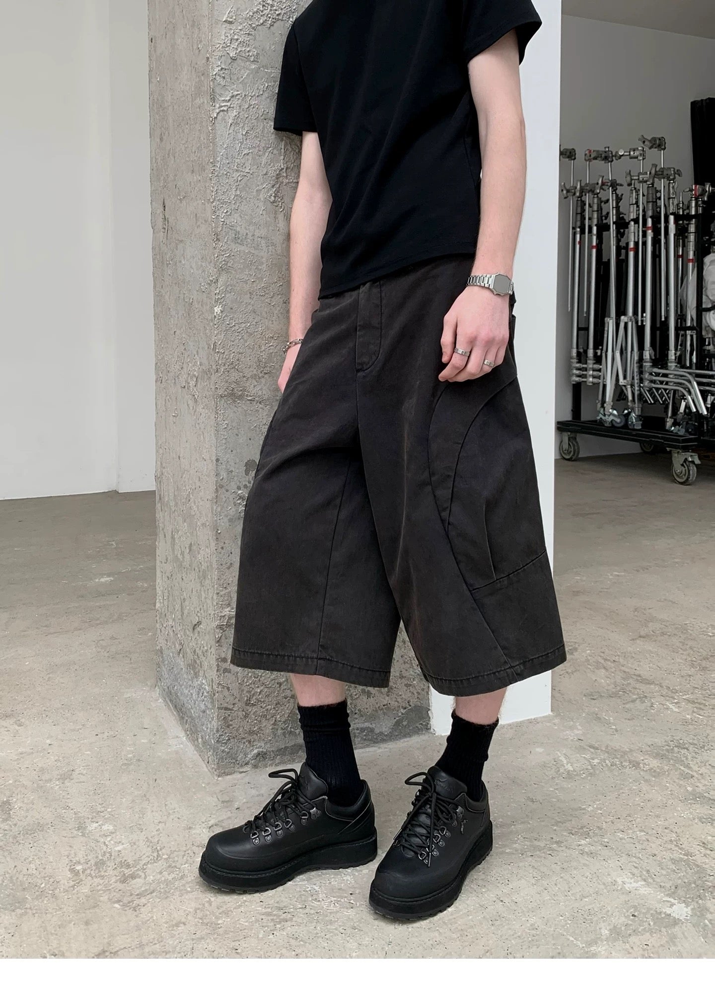 DECONSTRUCTED WORK SHORTS