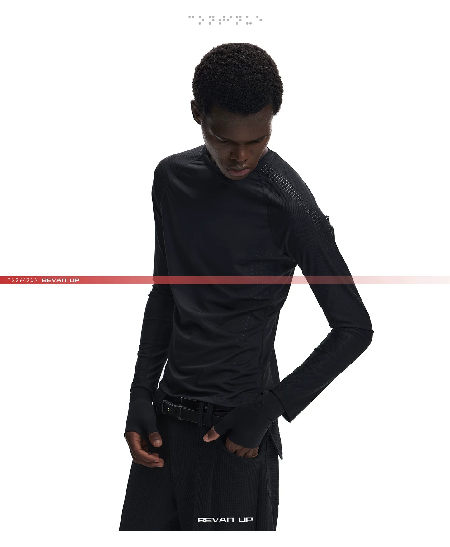 SCULPTING GRADIENT DOT T-SHIRT