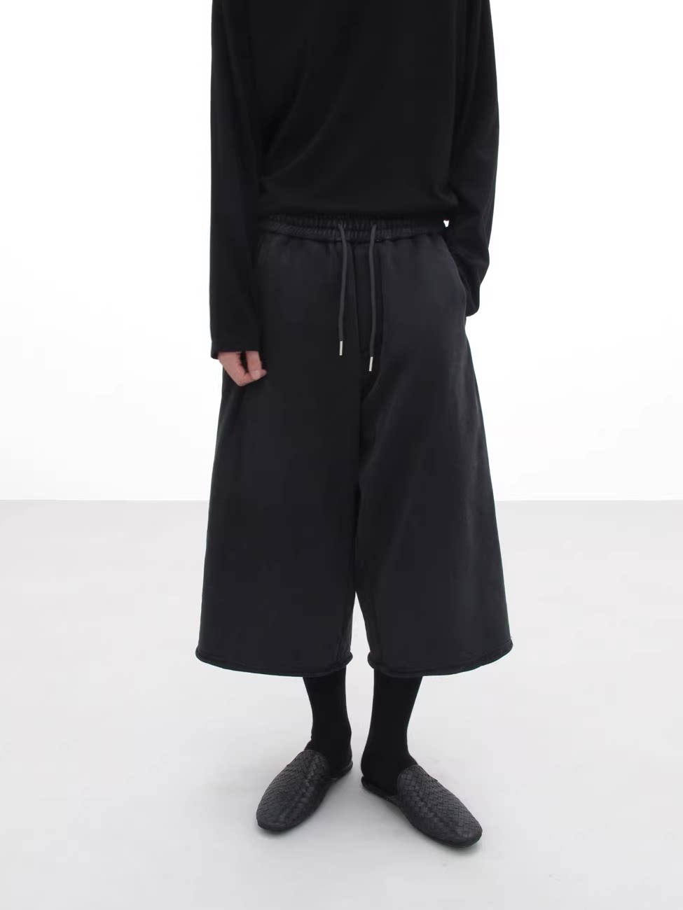 WASHED SLOUCHY SWEAT SHORTS
