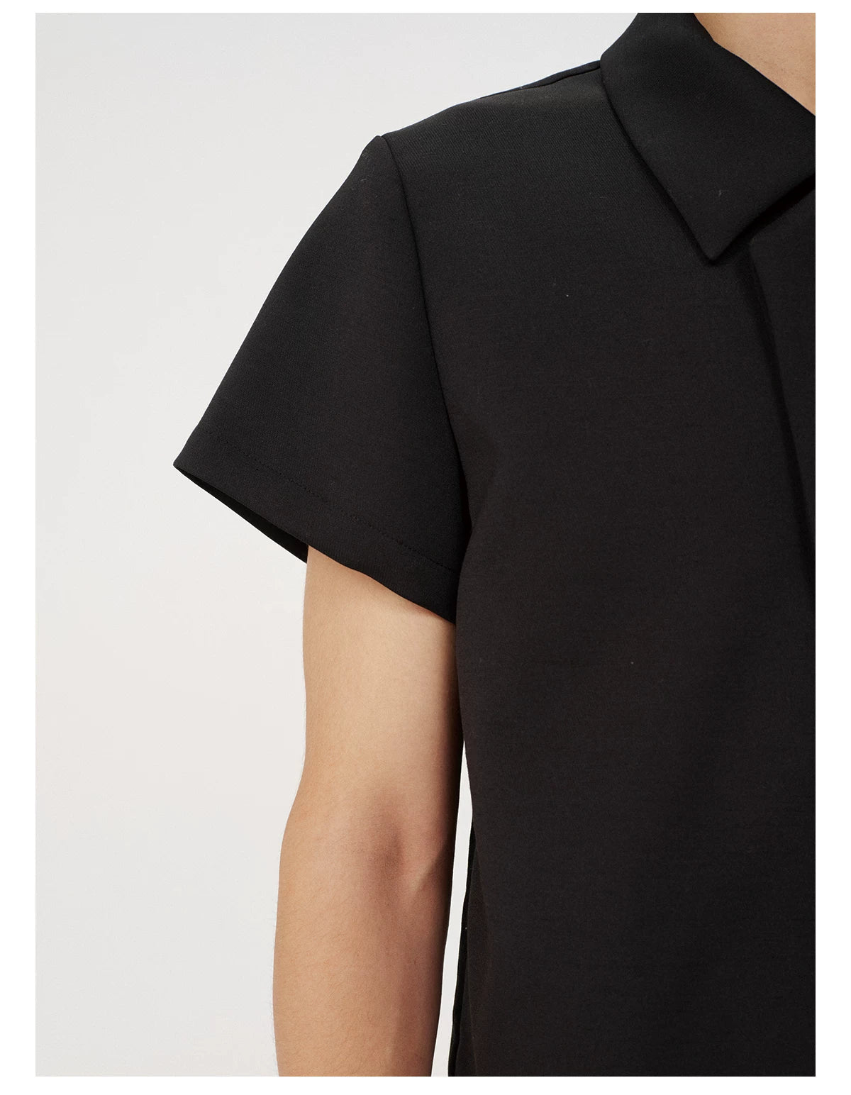 FITTED SHORT SLEEVE SHIRT