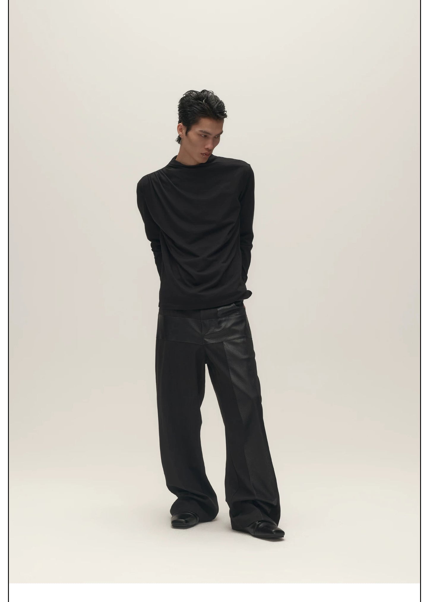PLEATED HIGH NECK LONG SLEEVE