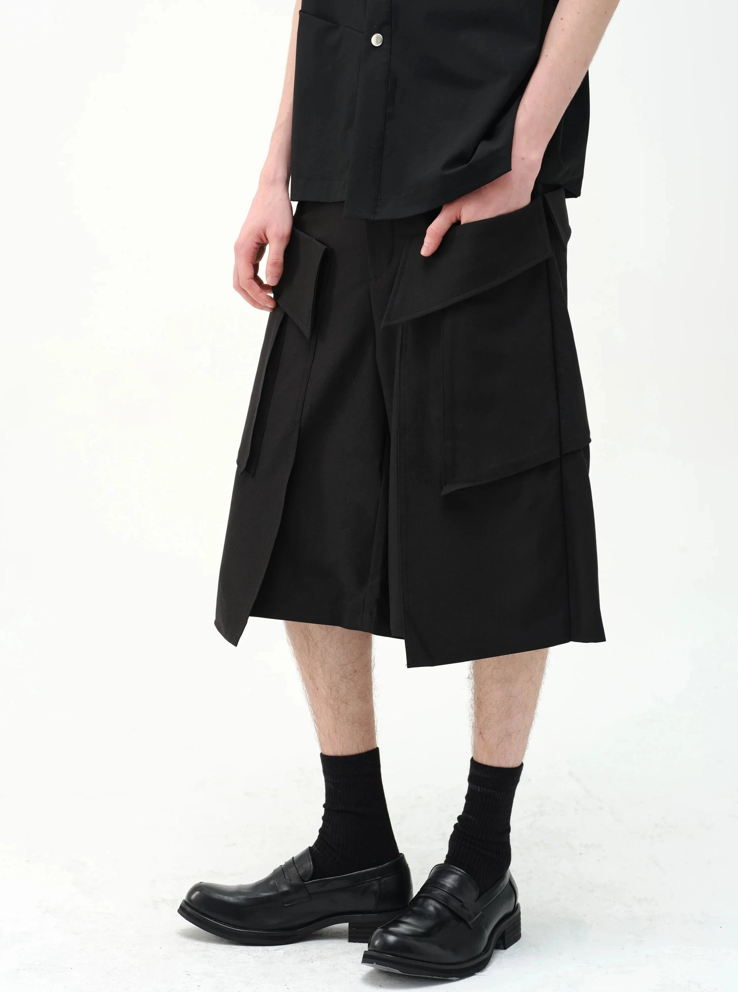DECONSTRUCTED MULTI-POCKET SHORTS