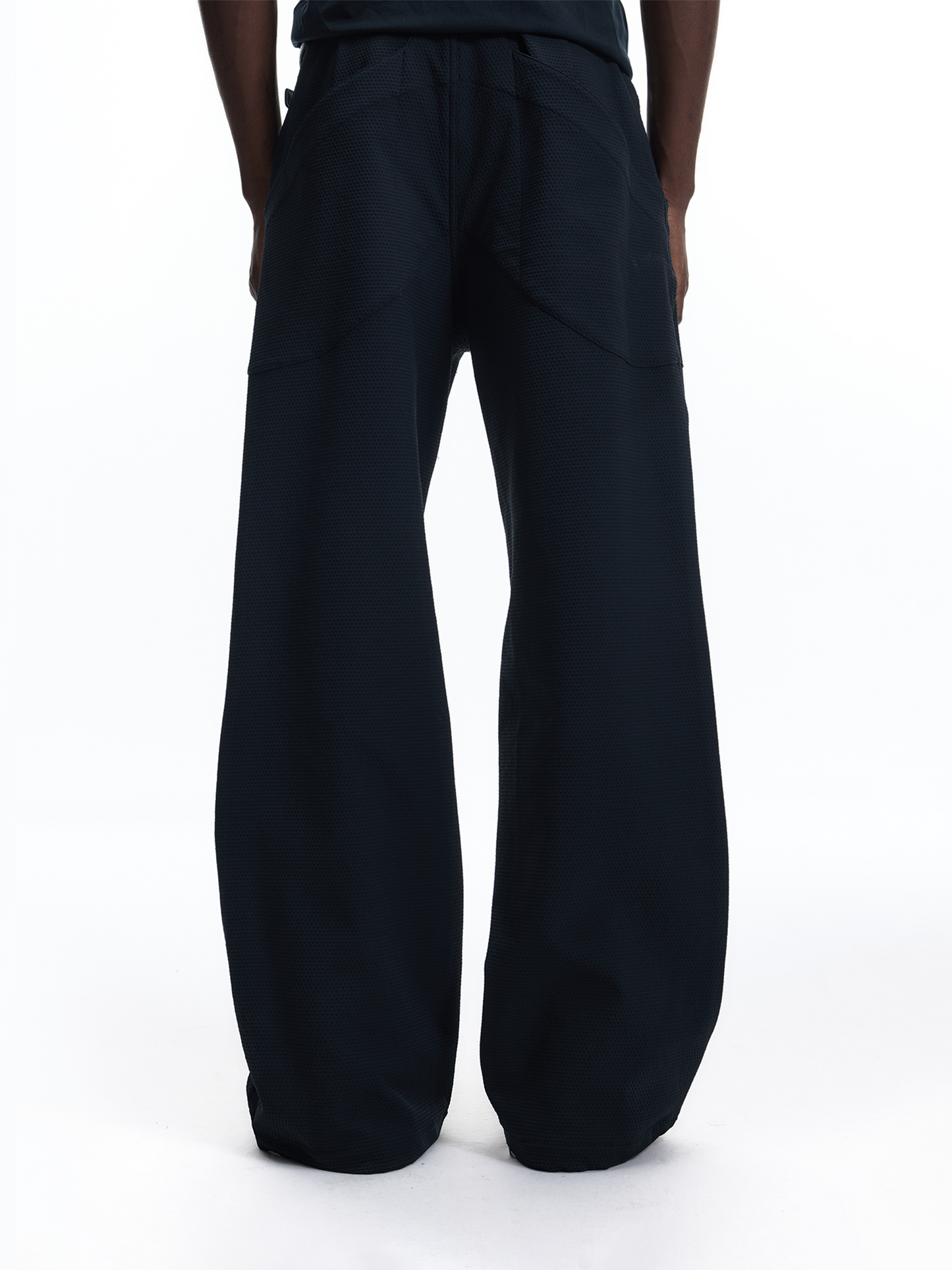 AMMONIA-FREE BREATHABLE PLEATED PANTS