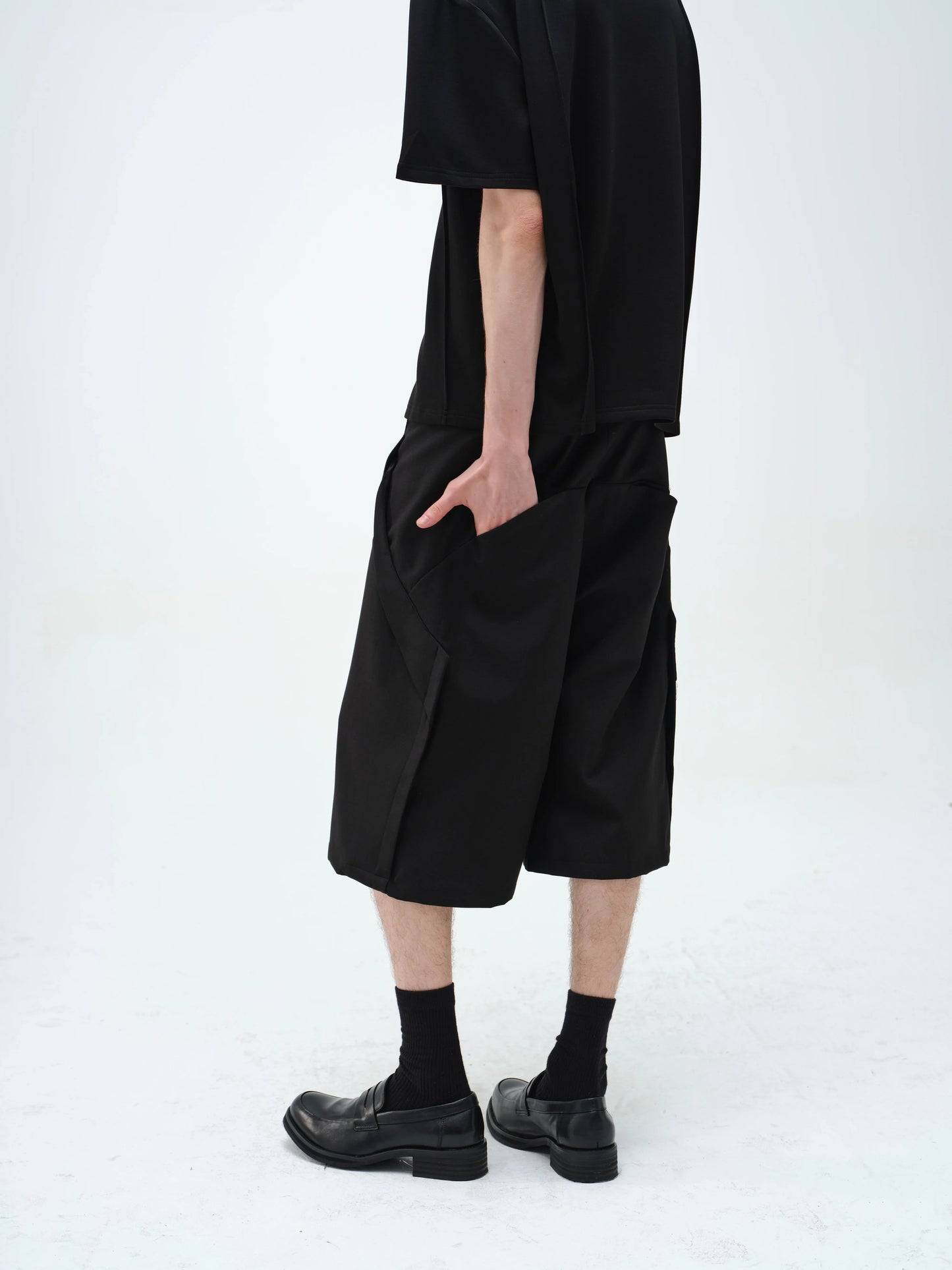 3D CUT LOOSE LEAF SHORTS