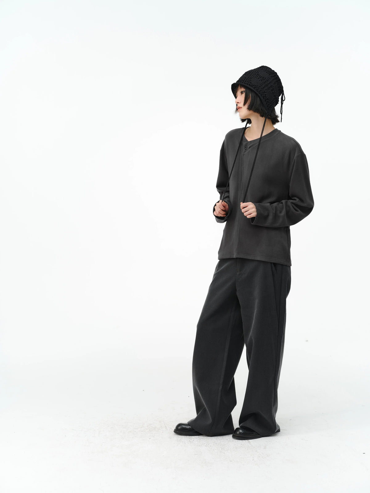 LOOSE-FIT BUTTON-FLY WIDE-LEG PANTS