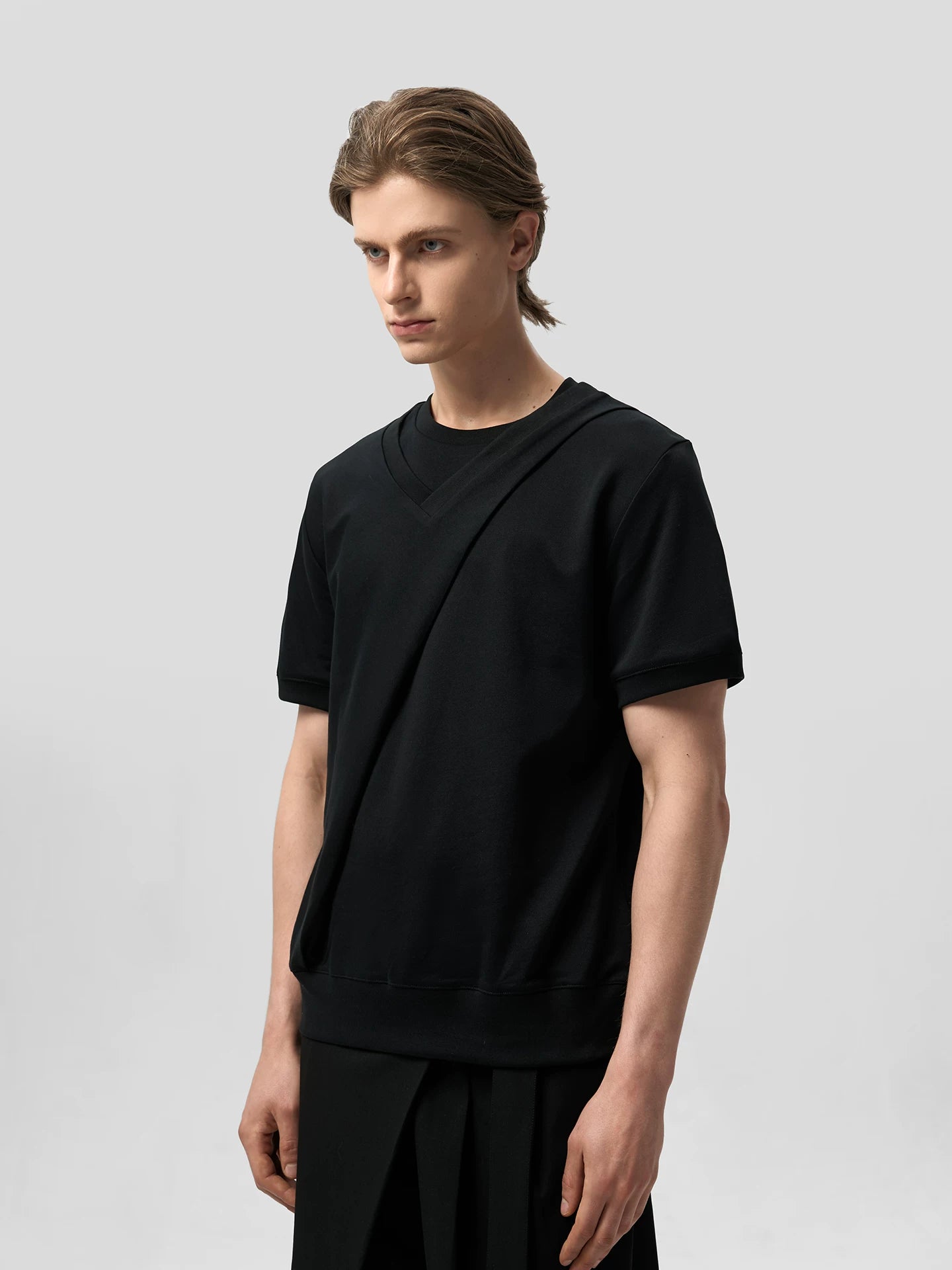 V-NECK DOUBLE LAYER T-SHIRT