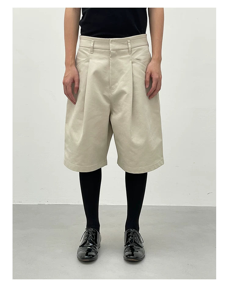 CROPPED KHAKI PLEATED SHORTS