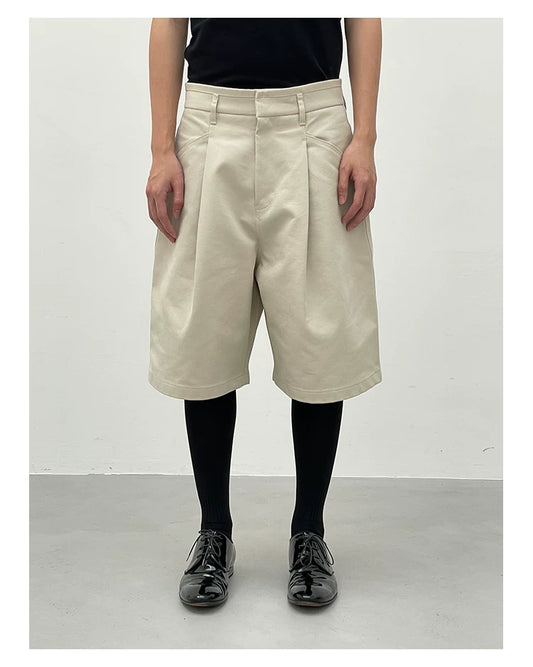 CROPPED KHAKI PLEATED SHORTS