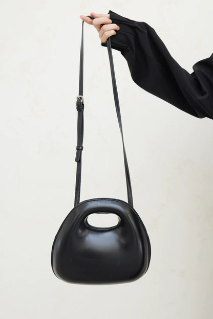 3D EGG-SHAPED CROSSBODY BAG