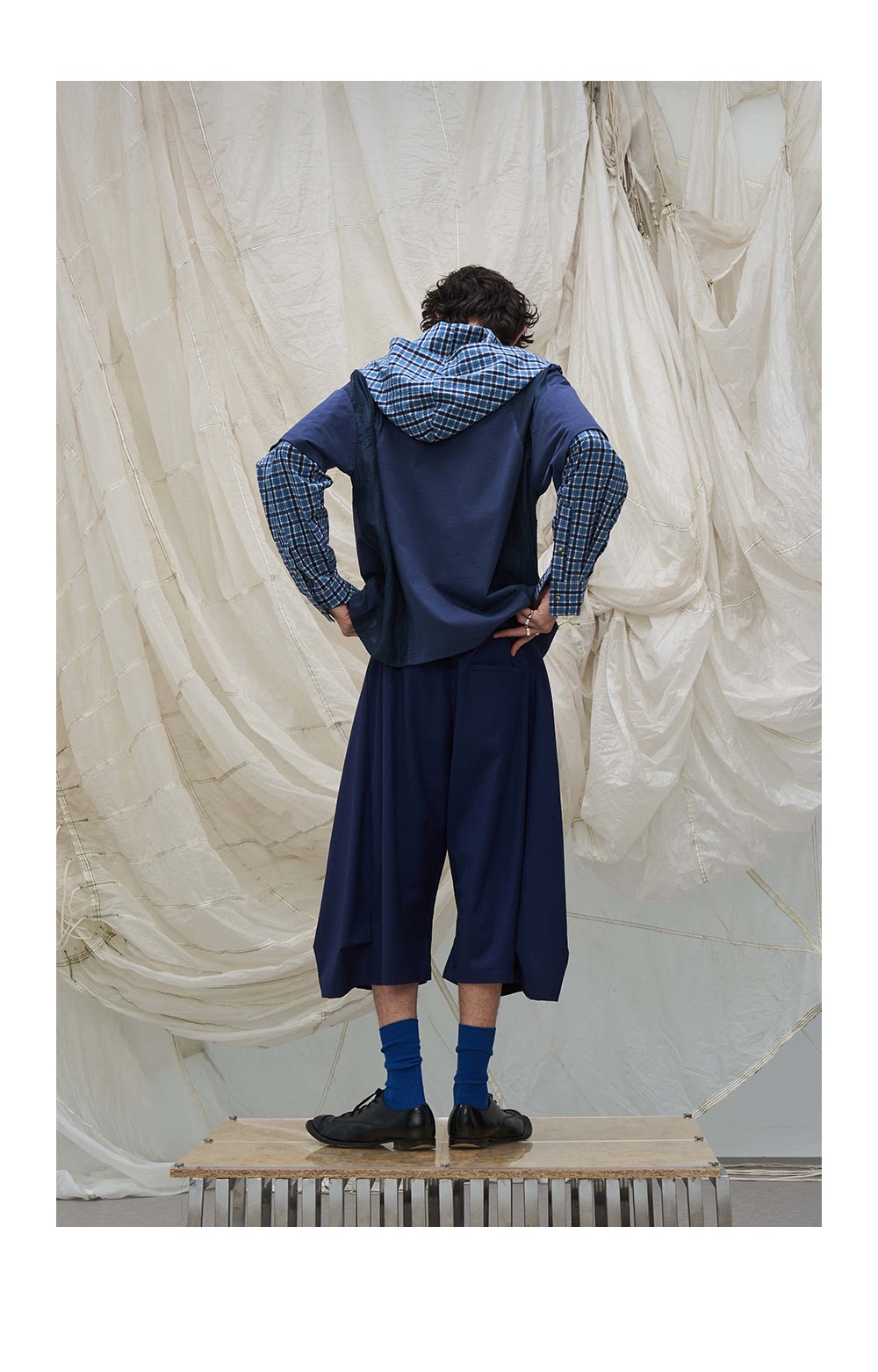 ELEGANT DRAPED PLEATED PANTS