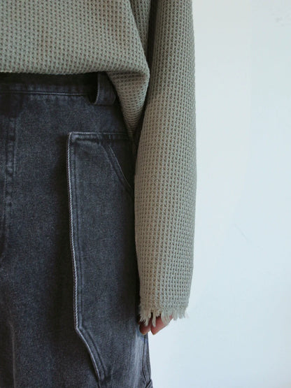 DISTRESSED FLAP POCKET JEANS