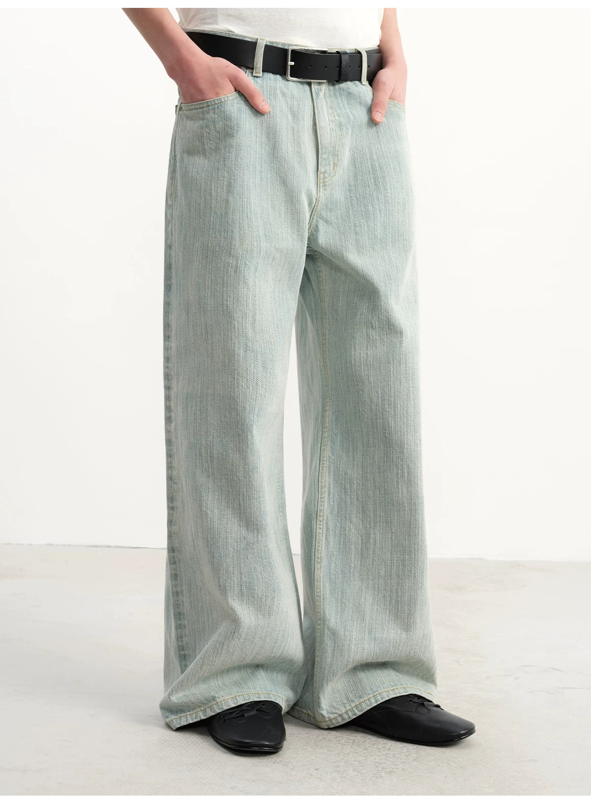 LIGHT BLUE JEANS