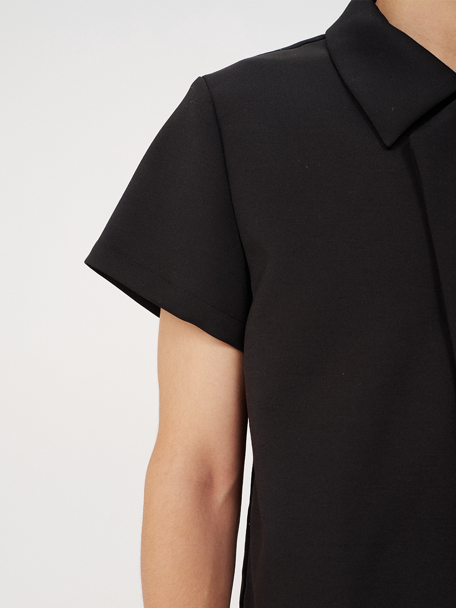 FITTED SHORT SLEEVE SHIRT