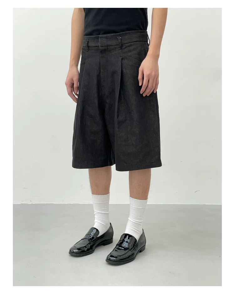 CROPPED KHAKI PLEATED SHORTS