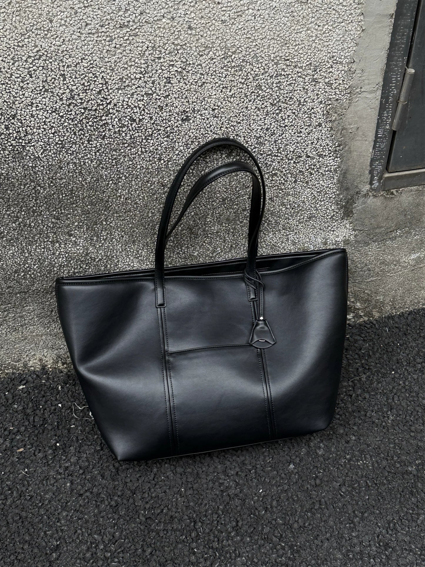 EDGED COMMUTER BAG